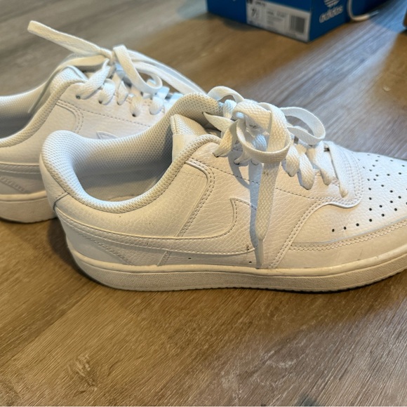 Nike WMNS NIKE COURT VISION LOW All-White - Picture 6 of 9